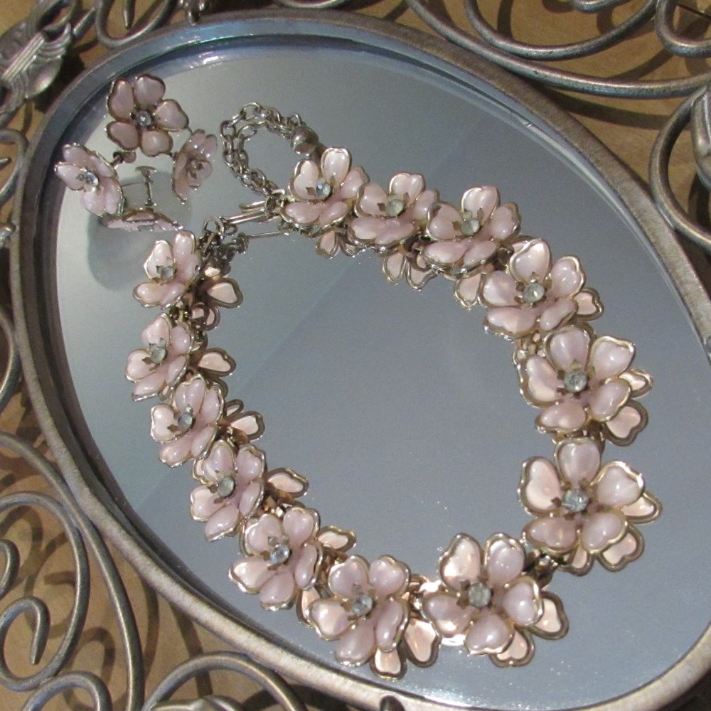 Pearly Pink VTG Jewelry Set